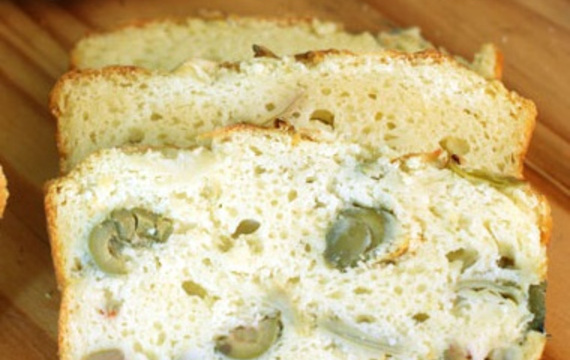Pan de alcachofa y olivas