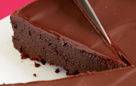Torta de chocolate cubierta con chocolate