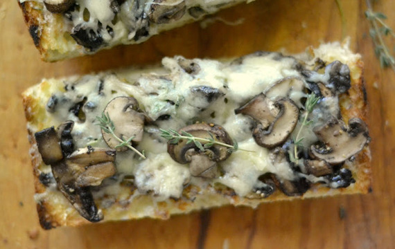 Tostadas de champiñón con queso