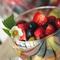 Macedonia de frutas rojas y kiwi